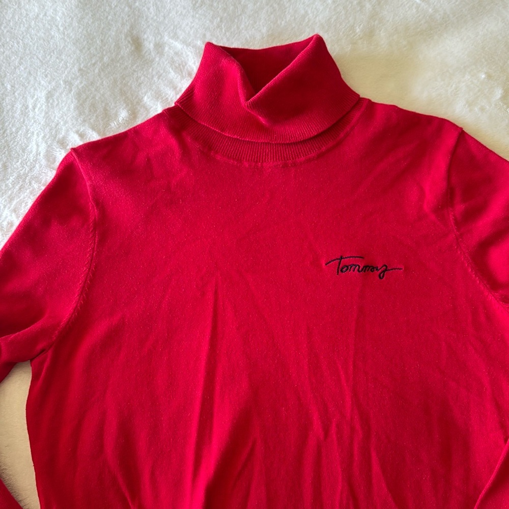 tommy turtleneck